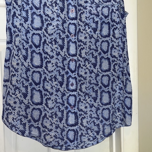 Equipment 100% Silk Button Down - Picture 2 of 7